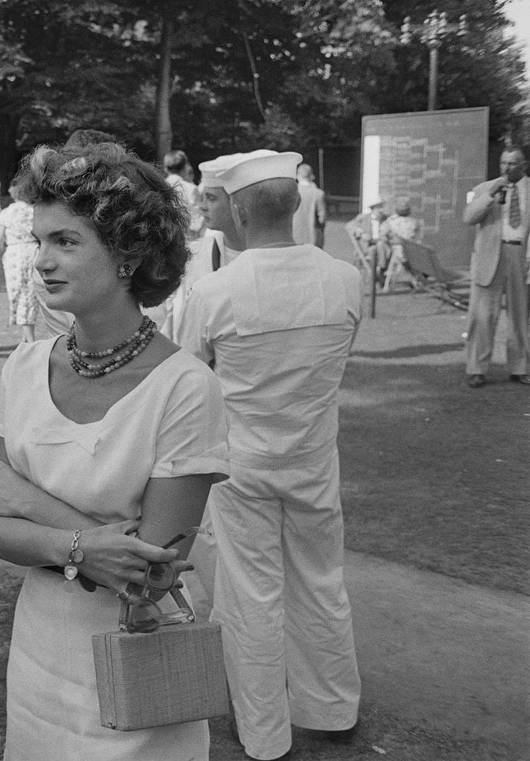 Tennis Guests later Jackie Kennedy Slim Aarons Limited Estate Edition: 1953 (Printed Later) - 10