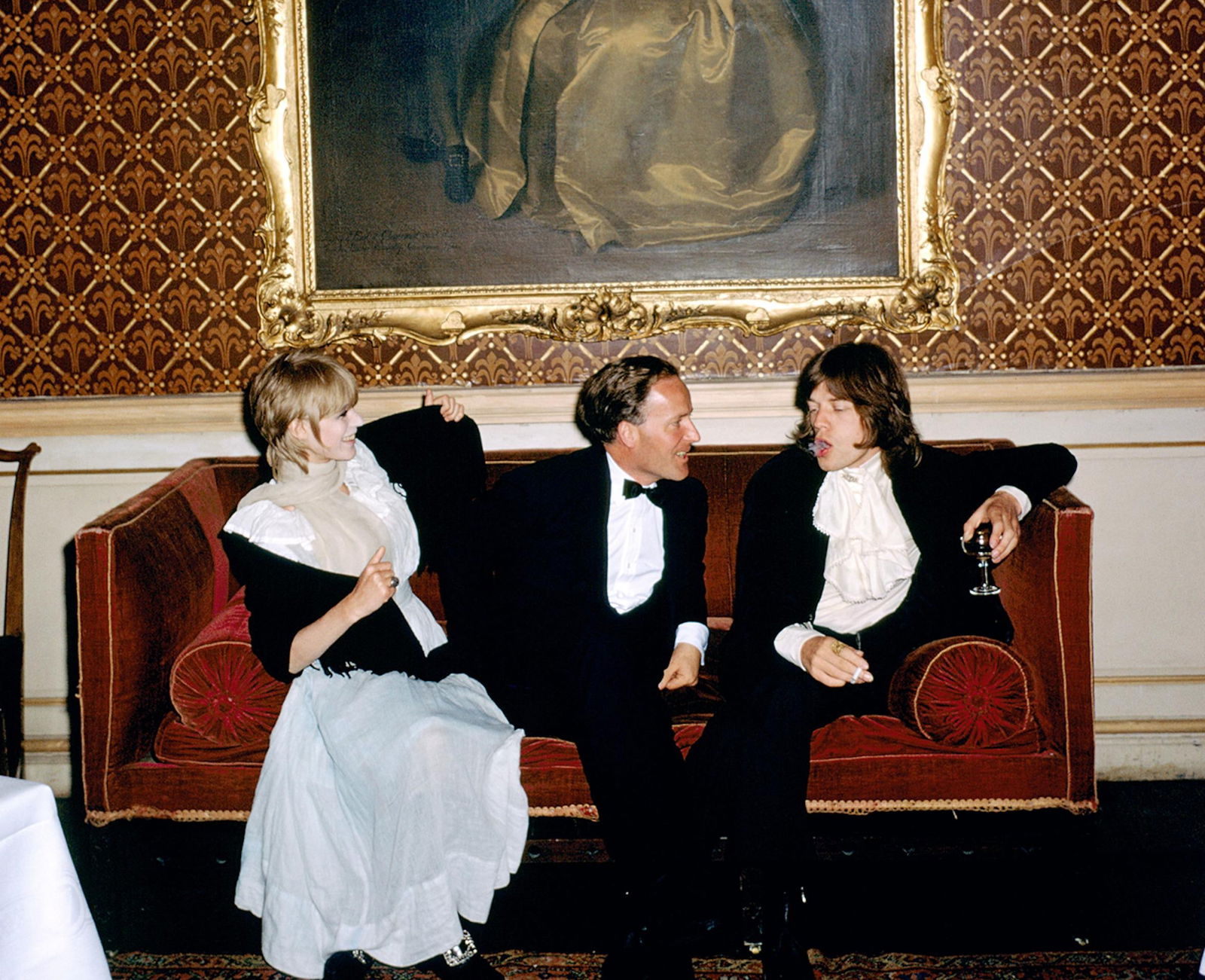 Pop And Society' 1968 Slim Aarons Estate Stamped Edition: 1968 (Printed Later) - 3