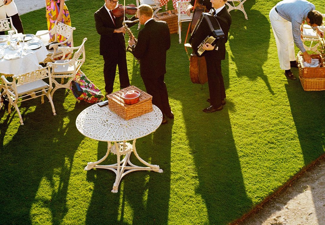 Garden Party Huge Oversize Slim Aarons Limited Estate Stamped Edition: 1970 (Printed Later) - 8