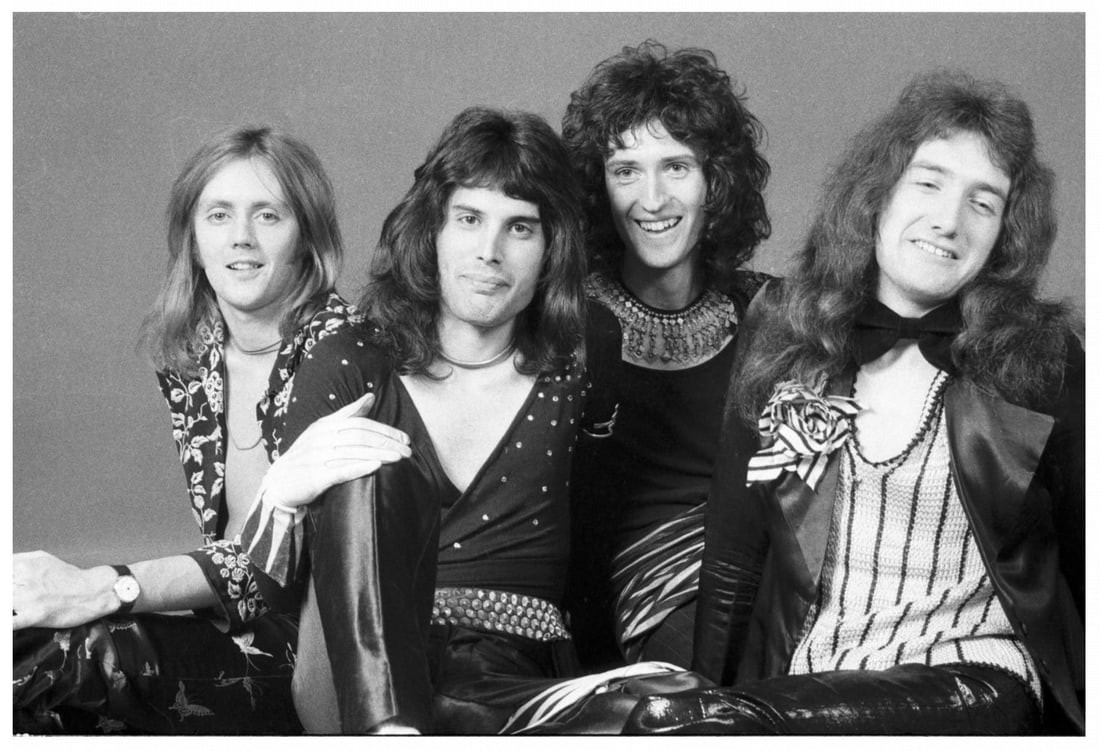 Queen 1973 - Limited Estate Print: 1973 (printed later) - 3