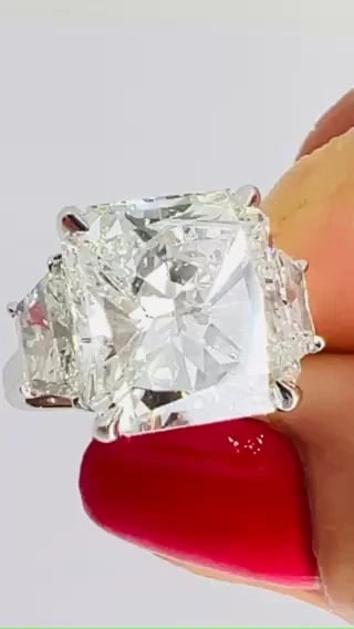 8.02-carat GIA Certified Diamond RING 18k White Gold Modern Jewelry - 2