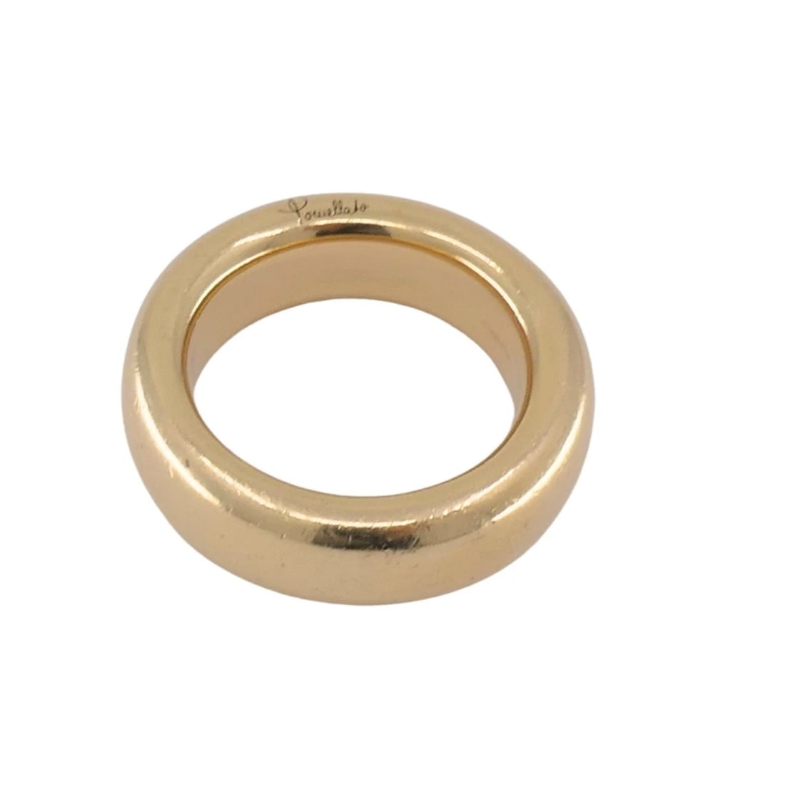 Pomellato Iconica Ring 18k Gold Band: Title: Pomellato Iconica Ring 18k Gold Band Description: This Pomellato conica ring is a clean, sculptural take on the classic band ring. Made in 18k gold, the ring features a softly rounded profile w