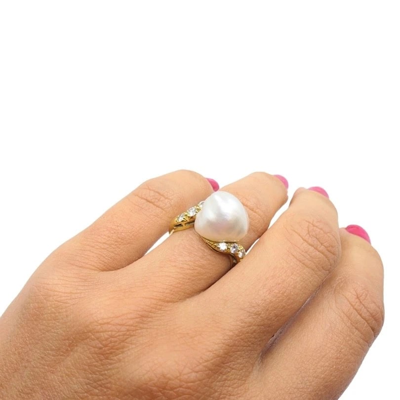 Vintage 18k Yellow Gold Baroque Pearl Diamond Ring - 4