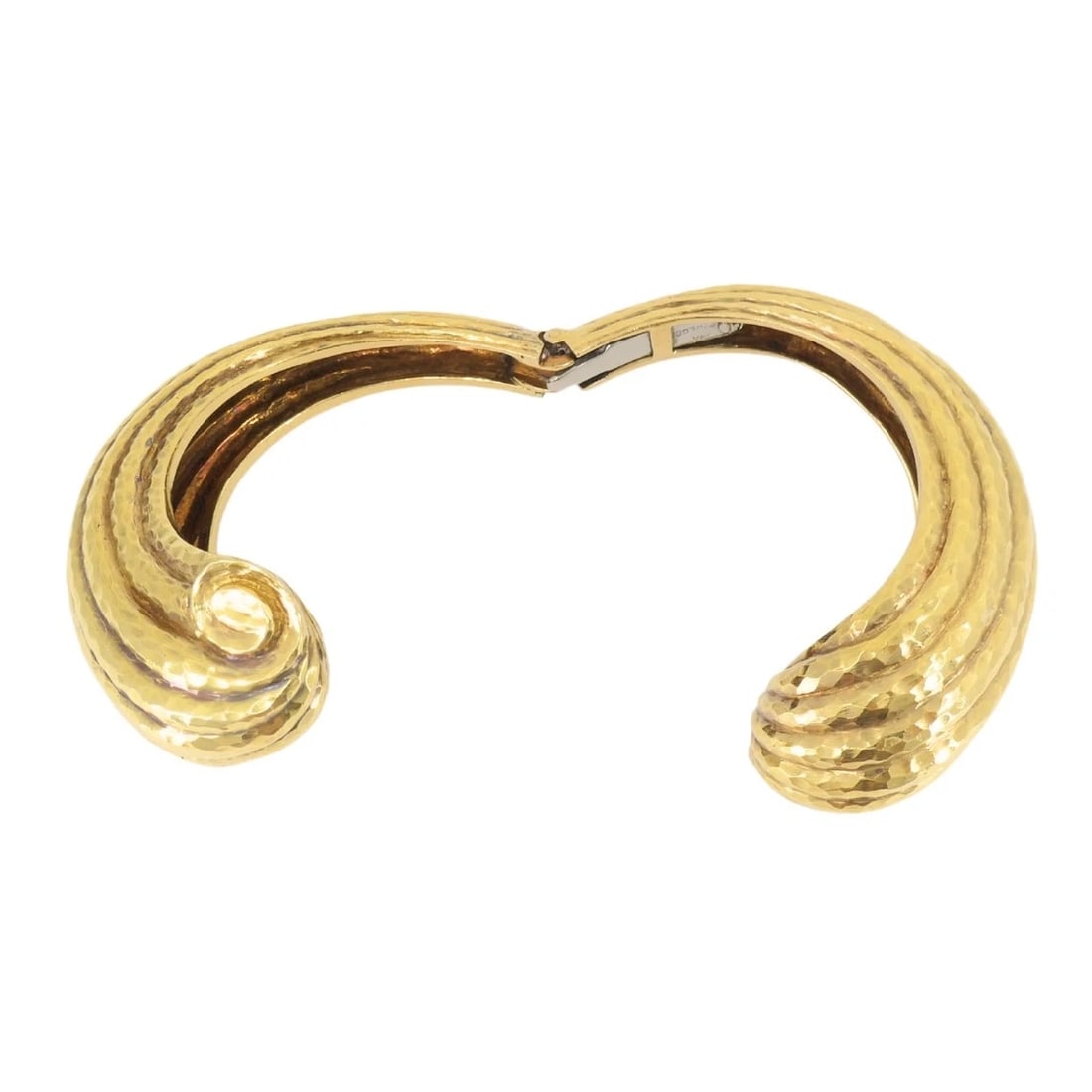 David Webb Hammered 18k Gold Cuff Bracelet - 8
