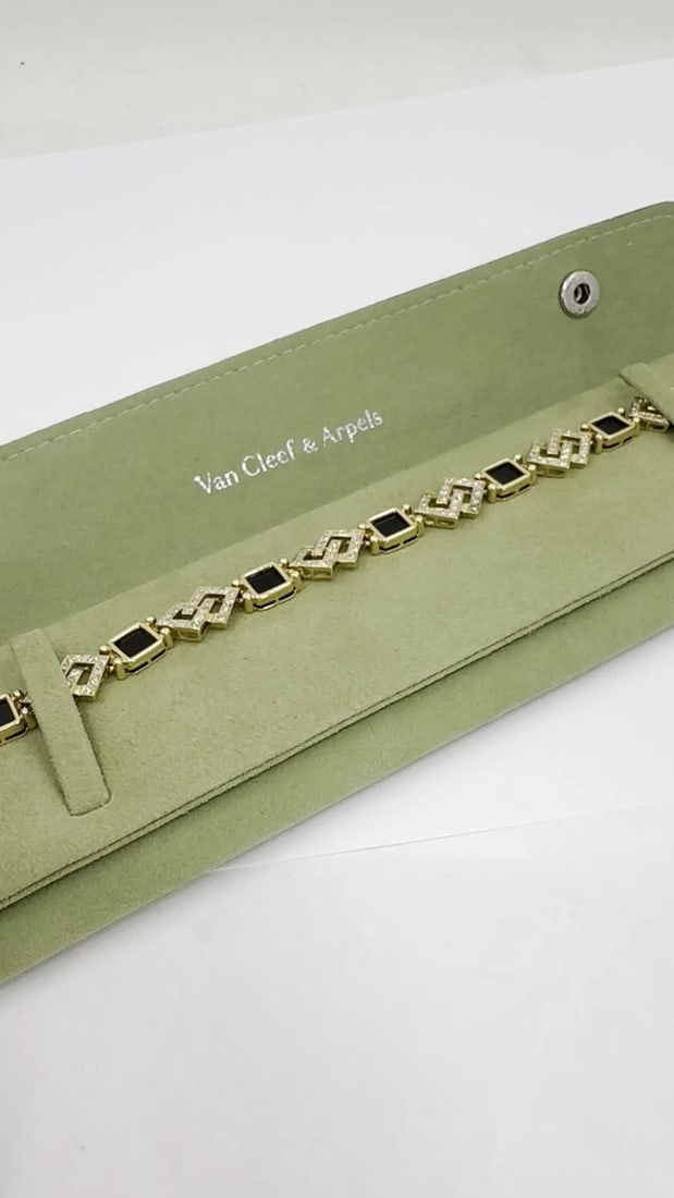 Vintage Van Cleef & Arpels 18k Gold Diamond Onyx Bracelet - 2