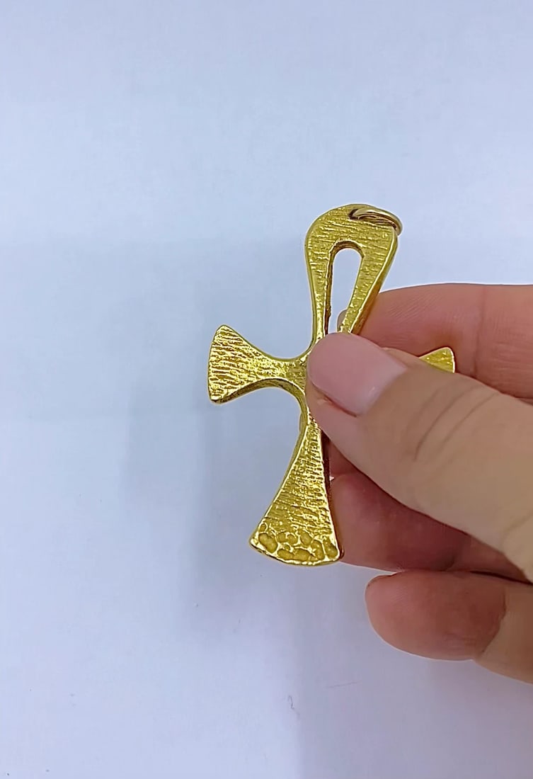 Pomellato 18k Yellow Gold Ankh Cross Pendant - 2