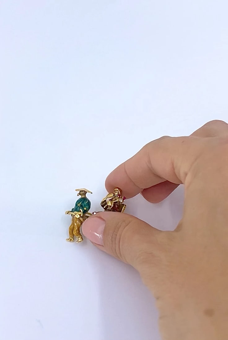 Vintage 18k Gold Enamel Riksha Brooch Pin Gemstone Accents - 2