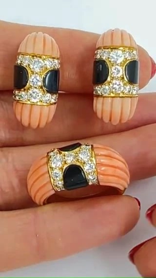 Vintage Cartier SET Coral Onyx Diamond 18k Gold RING and EARRINGS Estate Jewelry - 2