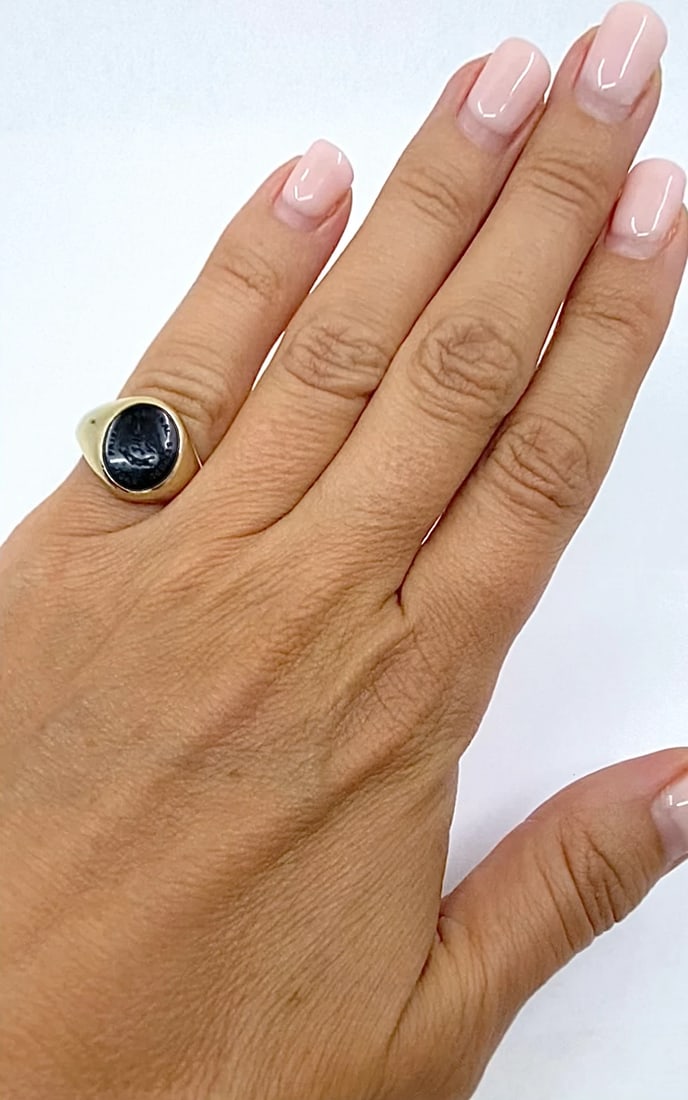 Antique Signet Ring Carved Carnelian 10k Gold - 2