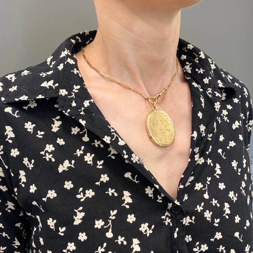 14k Gold Engraved Locket Pendant Gold Antique Watch Chain - 4