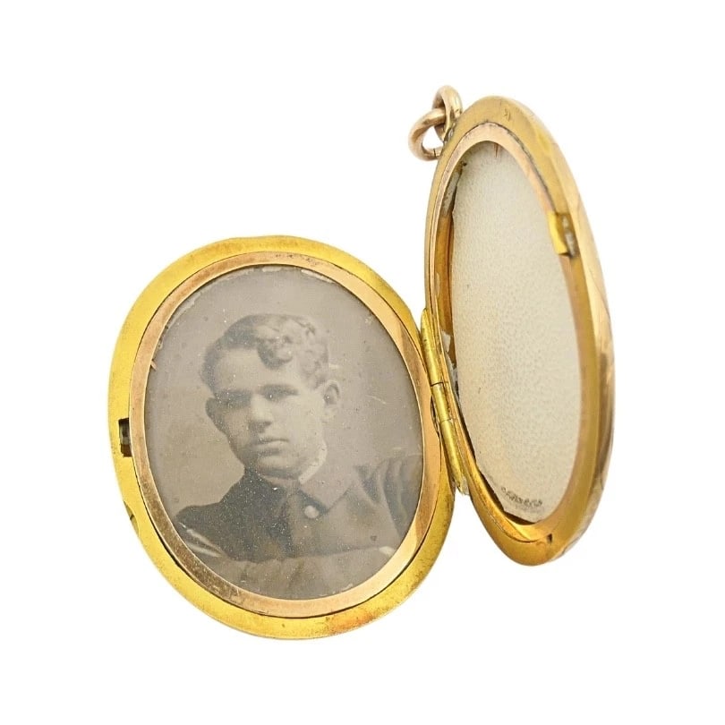 14k Gold Engraved Locket Pendant Gold Antique Watch Chain - 9