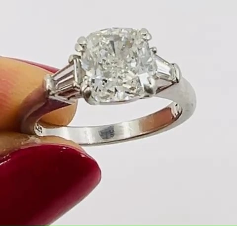 Harry WINSTON Engagement RING Cushion Cut Diamond 1.77-ct F/VS2 GIA Estate - 2