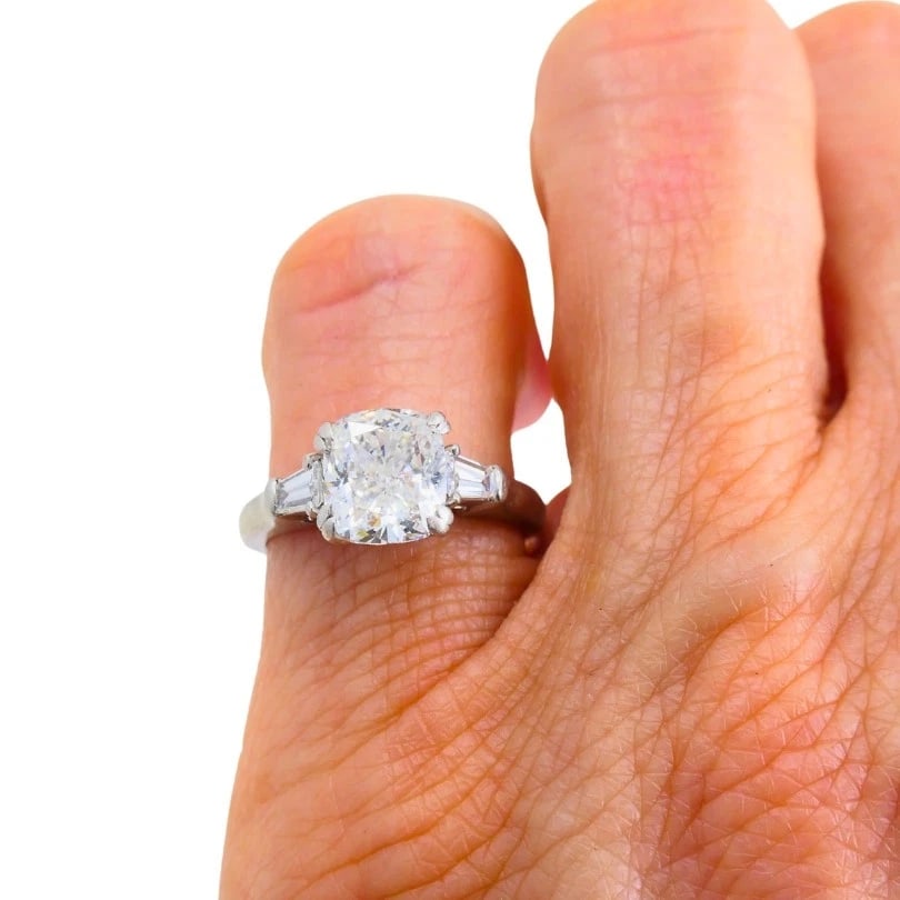 Harry WINSTON Engagement RING Cushion Cut Diamond 1.77-ct F/VS2 GIA Estate - 3