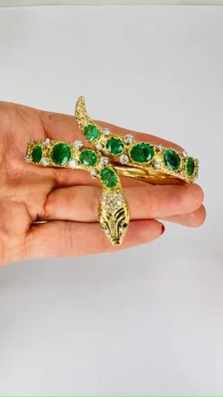 Vintage Snake Bangle BRACELET Gold Emerald Diamonds Estate Jewelry - 2