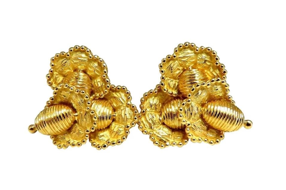 Authentic Tiffany & Co. Three-Tiered Floral Cluster Clip Earrings 18kt 14544** - 2