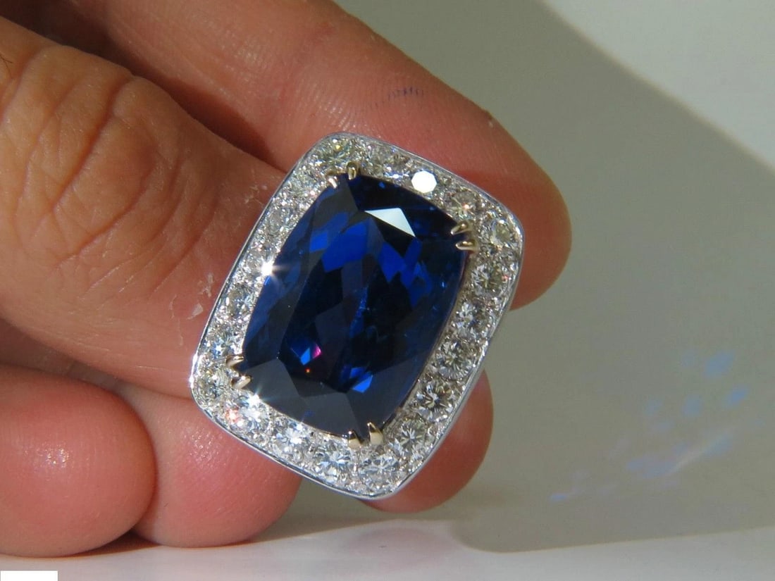 20.45ct GIA Certified Magnificent Natural Tanzanite Ring 18kt Gold 10038 - 10