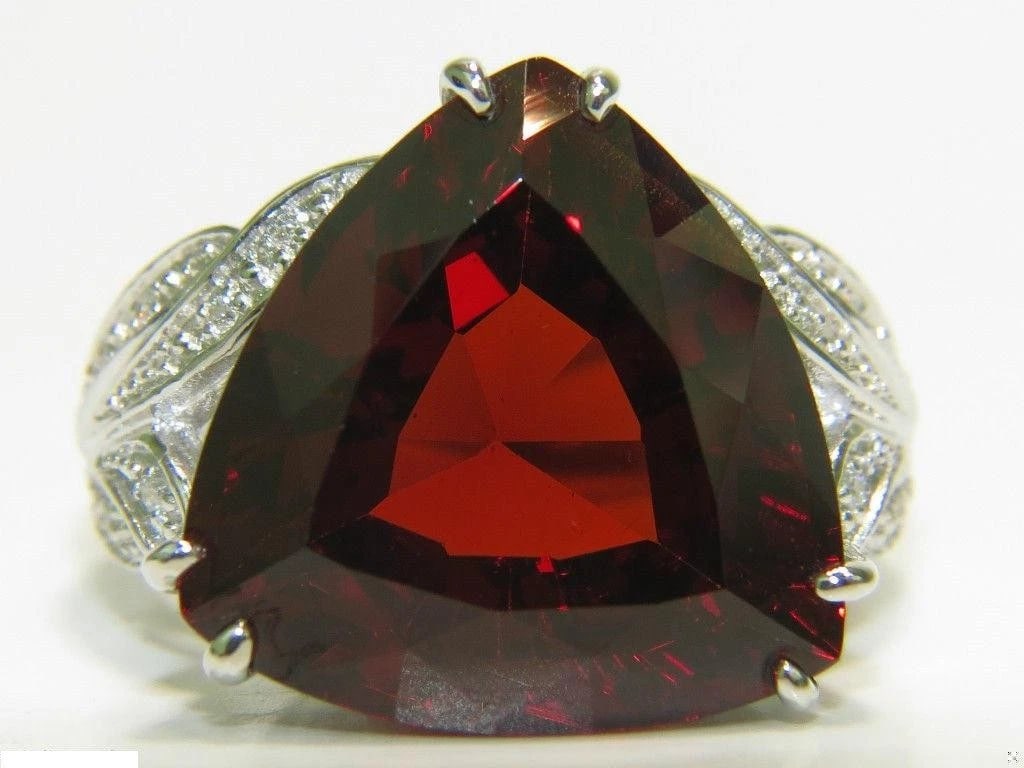 Triangular-Cut Garnet Ring with Natural Diamonds 14kt** - 2