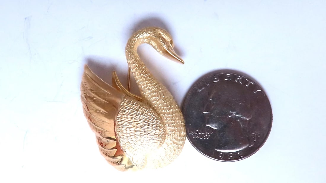 Flaming Gold Swan 18kt 3D Still life pin 12561** - 4