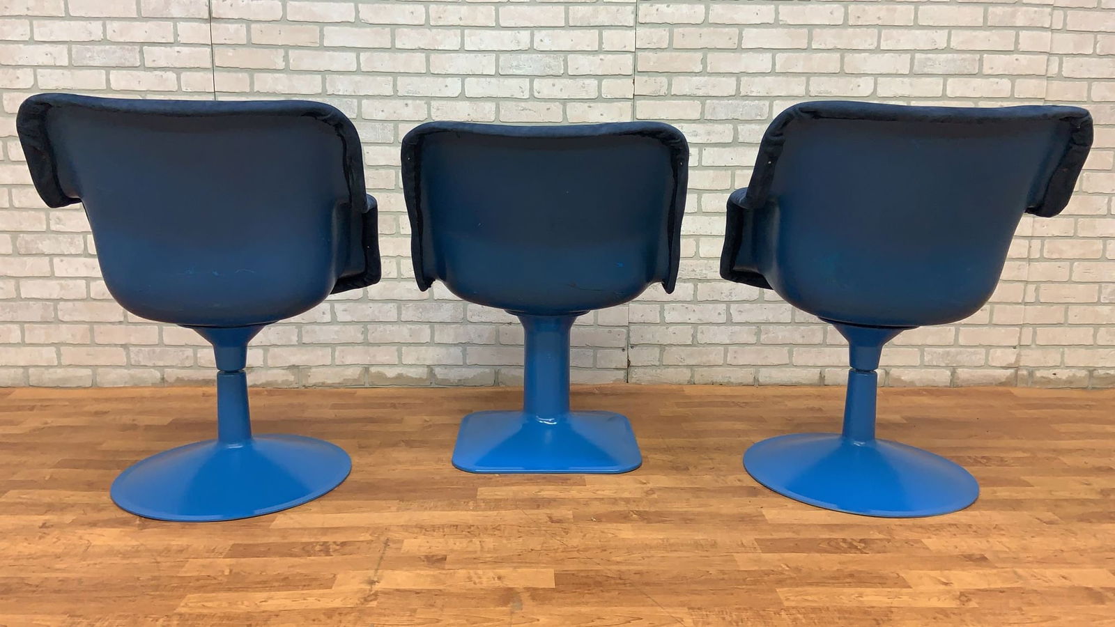 Mid Century Modern Blue Suede Swivel Chairs – Yrjö Kukkapuro, Set of 3 - 4