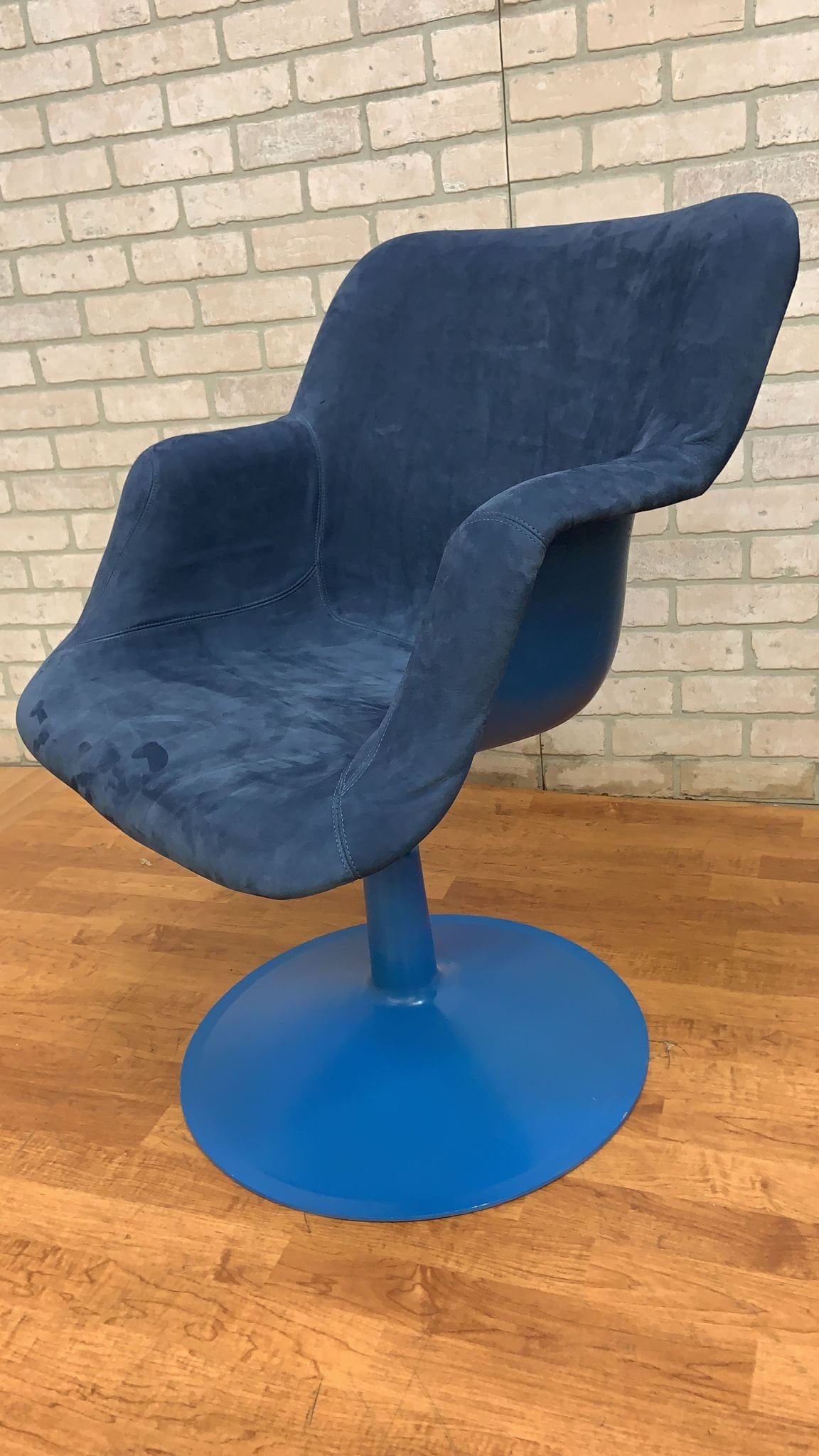 Mid Century Modern Blue Suede Swivel Chairs – Yrjö Kukkapuro, Set of 3 - 7