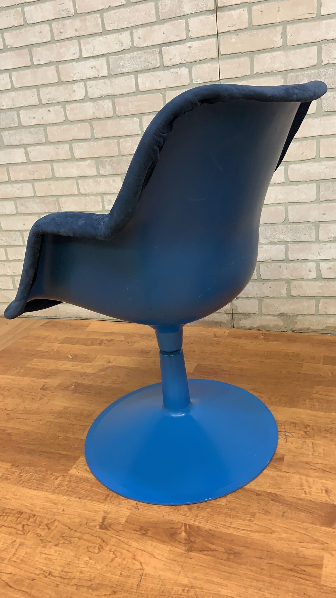 Mid Century Modern Blue Suede Swivel Chairs – Yrjö Kukkapuro, Set of 3 - 8