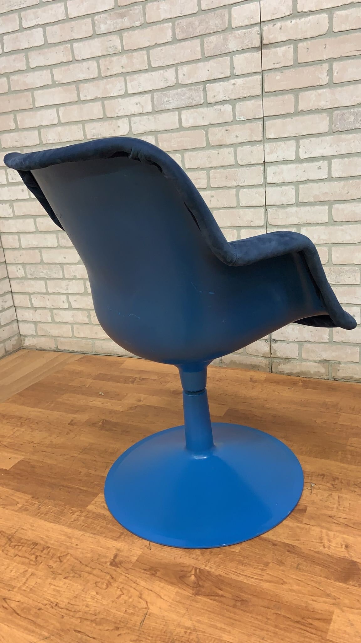 Mid Century Modern Blue Suede Swivel Chairs – Yrjö Kukkapuro, Set of 3 - 9