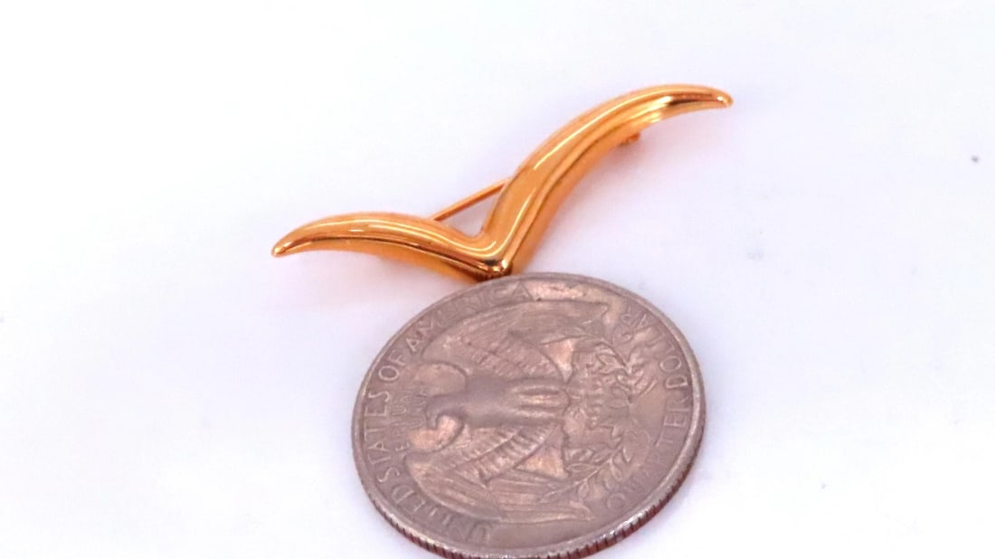 Emblem Iconic Pin 14kt gold 12365** - 3