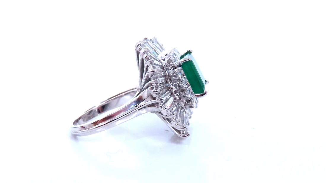 Natural Emerald Diamonds Classic Ballerina Cocktail Ring Platinum Ref 12294 - 4