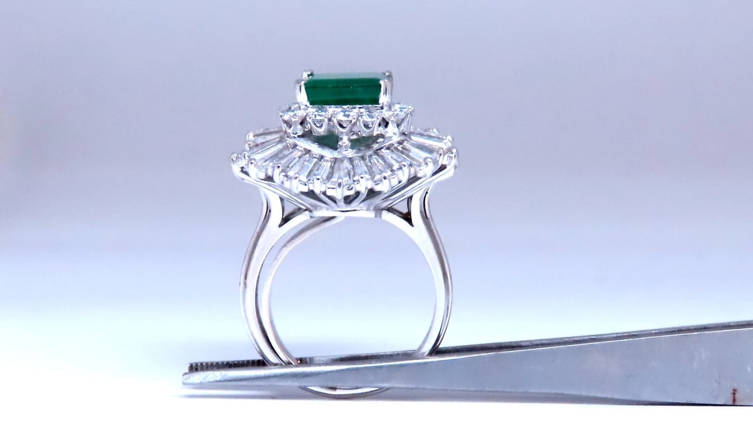 Natural Emerald Diamonds Classic Ballerina Cocktail Ring Platinum Ref 12294 - 5