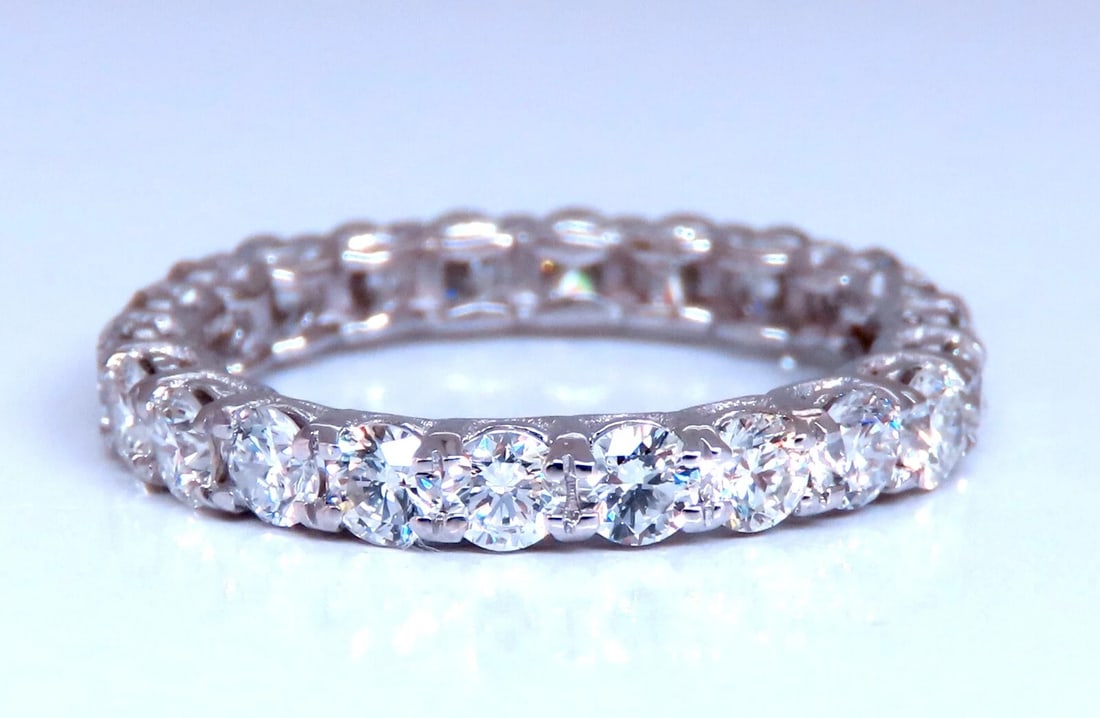 1.80ct Natural Round Diamonds Eternity Ring Sharing Prong G/Vs 14kt gold. - 2
