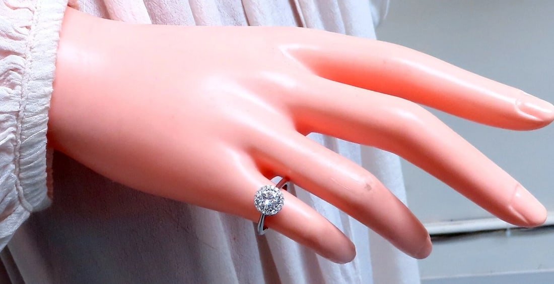 GIA Certified .81ct Natural Round Diamond solitaire ring G/Vs2 - 6