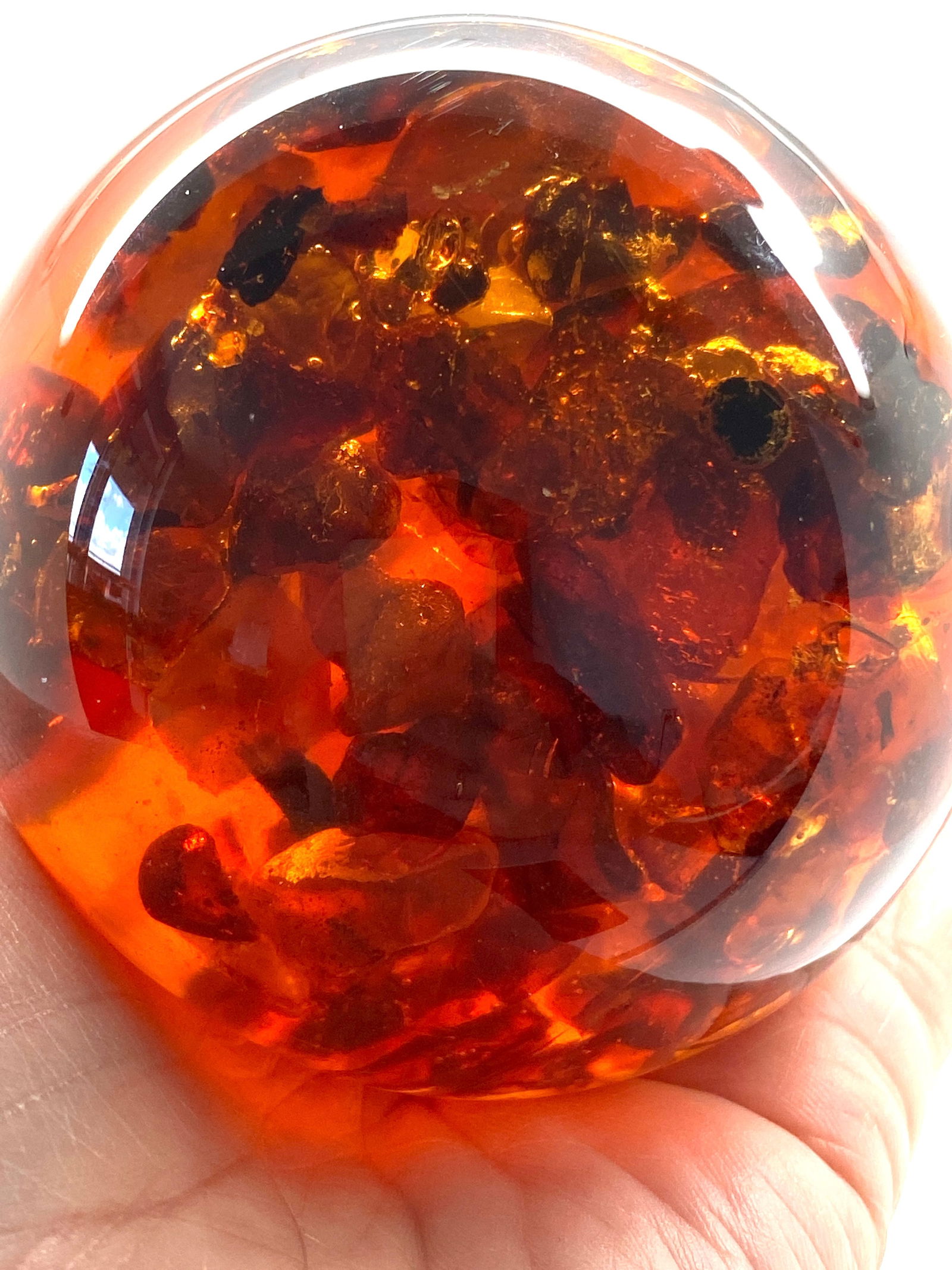 Unique and Remarkable Amber Ball on a pedestal - 6