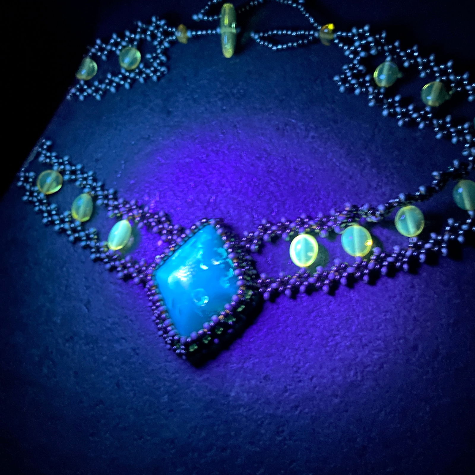 Antique Amber Floral Choker made from leaf like bead ornaments - 3