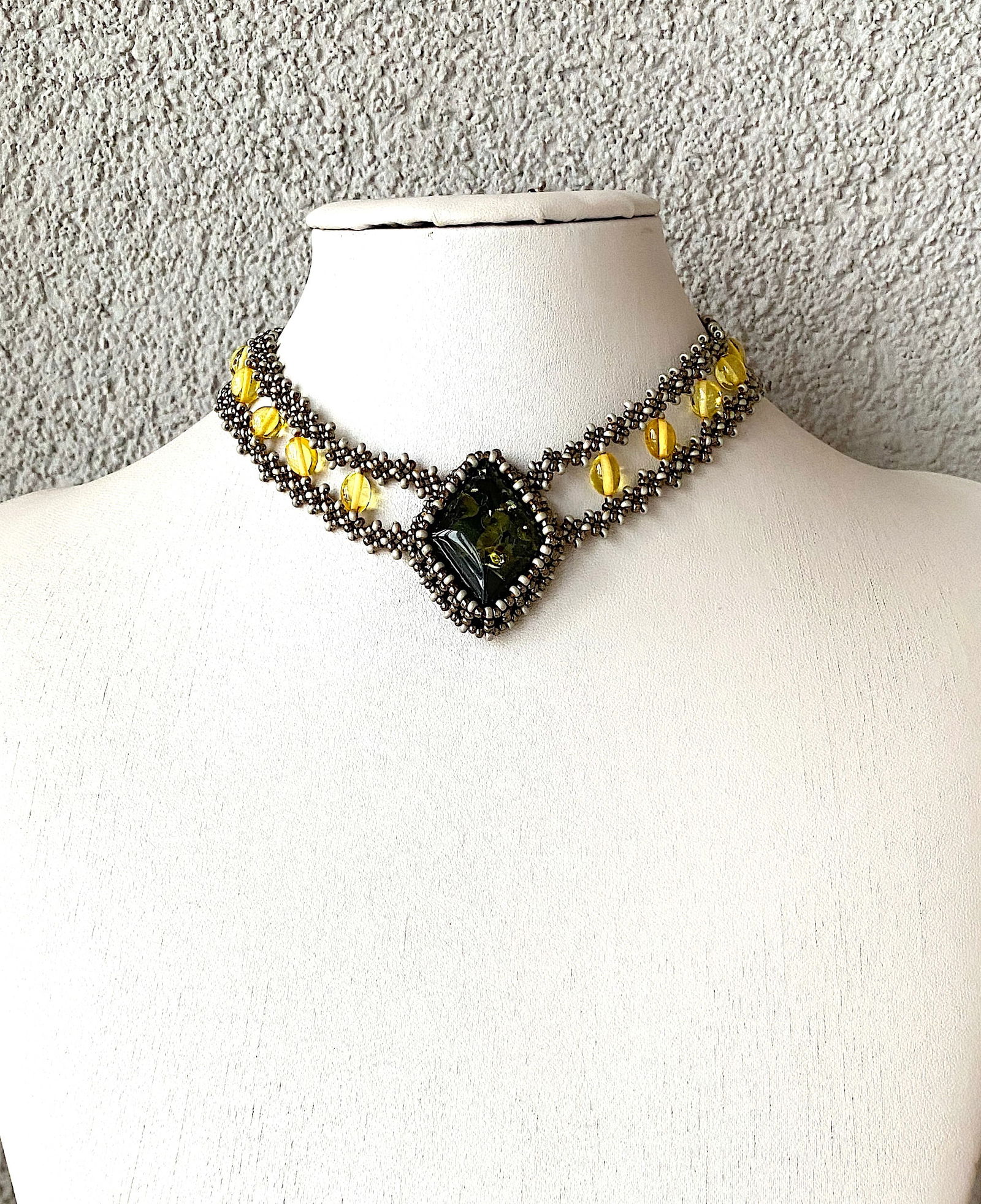 Antique Amber Floral Choker made from leaf like bead ornaments - 4