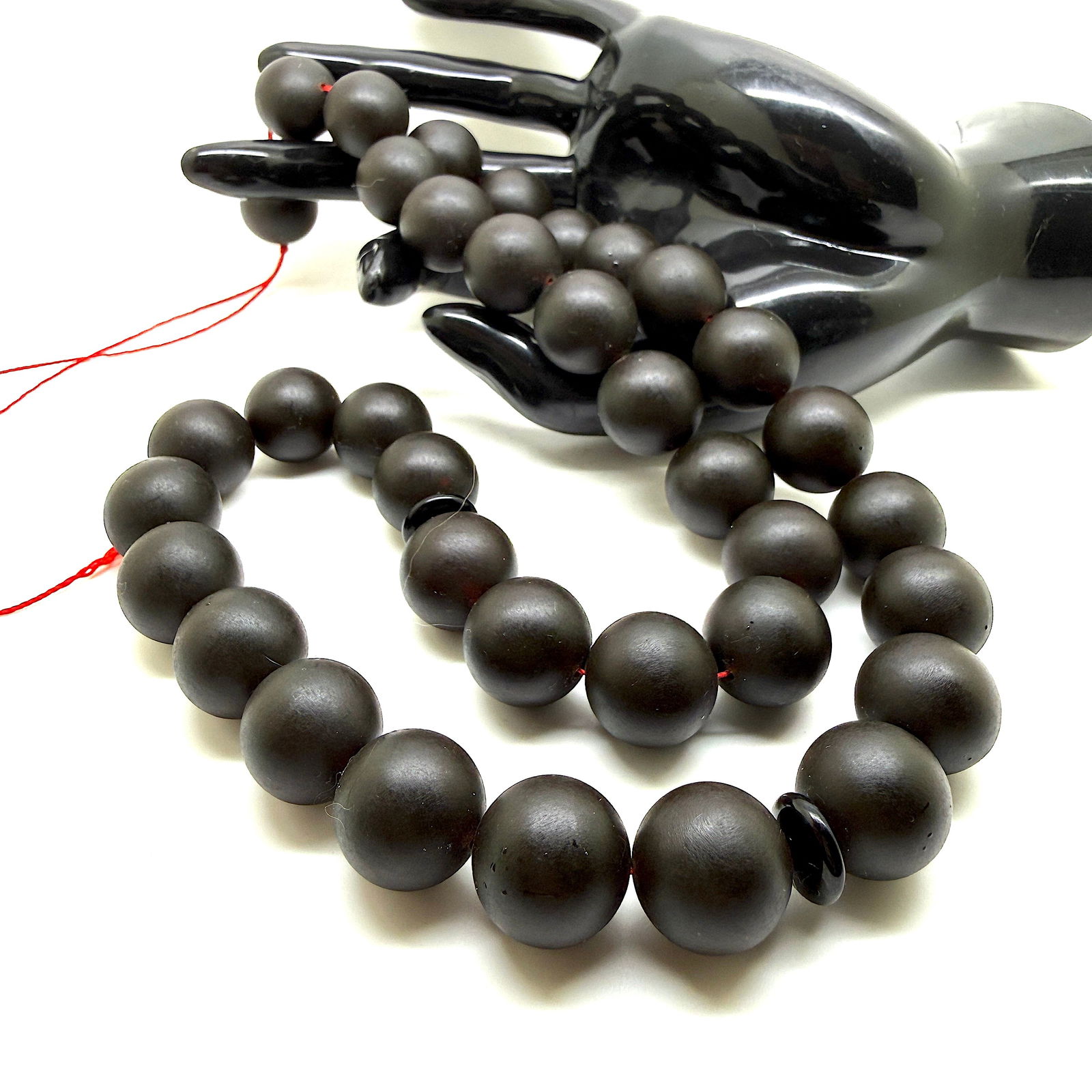 Outstanding Amber Tesbih made from Round Amber beads: Title:Outstanding Amber Tesbih made from Round Amber beadsMetal:NoneGemstone:AmberWeight:87.5 gSize:Bead size: 16.0 mm Bead size: 0.63 inches Made of:(Reconstituted Amber or Whole