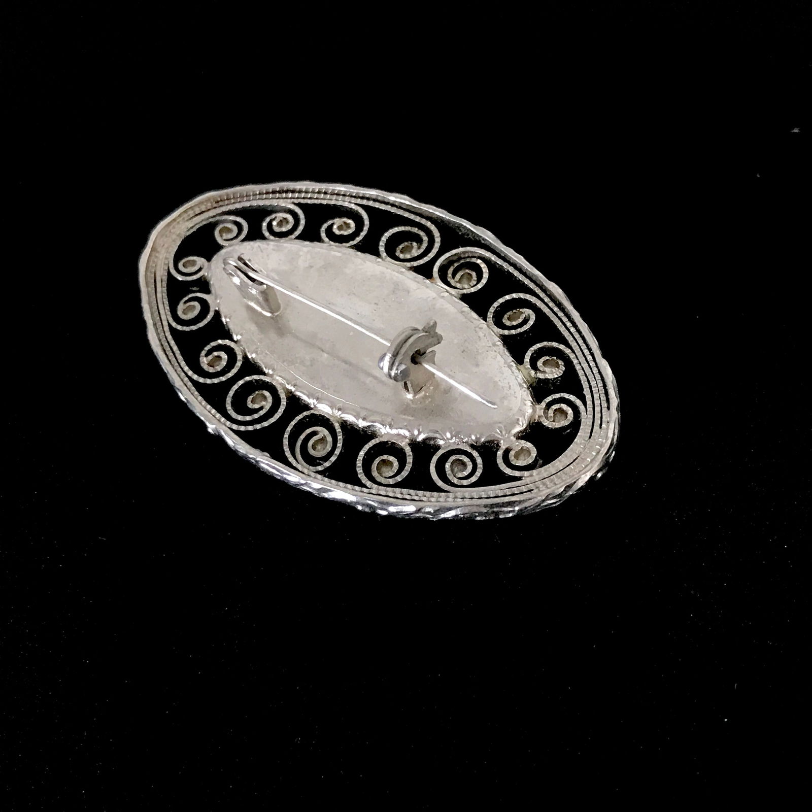 Magnificent Vintage Amber Brooch - 2