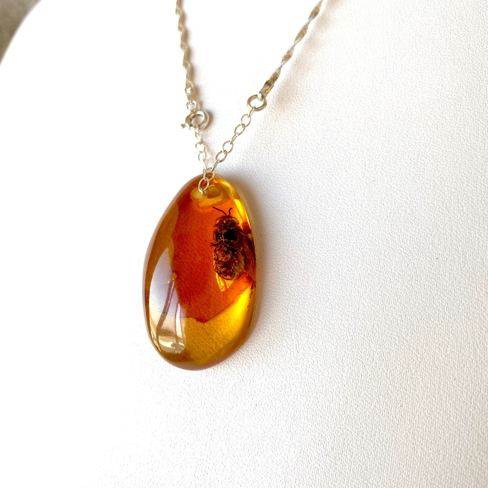 Splendid Amber Pendant with chain, shaped like a Drop with a Bee - 2