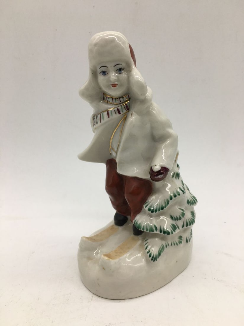 Young Skier Boy on Skis Porcelain Figurine: Title:Young Skier Boy on Skis Porcelain Figurine Description:?DEN 55 ITEM DESCRIPTION : *Medium : Porcelain *The size: 15.5x9 cm/6.1x3.54" inches Reserve: $74.00 Shipping: Domestic: Flat-rate of $58.0