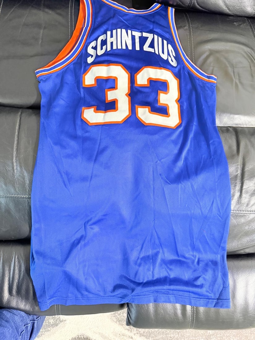 Game Worn Gators - Dwayne Schintzius - 2