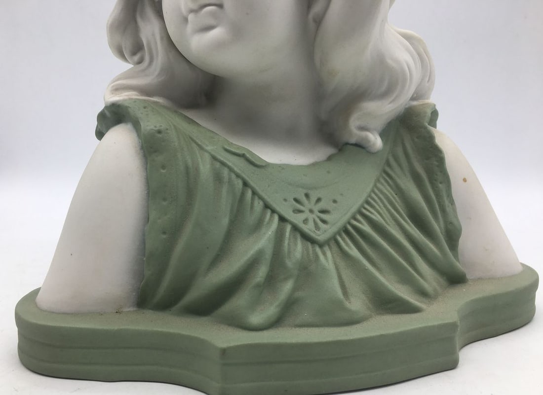 Marble portrait of a girl - 3