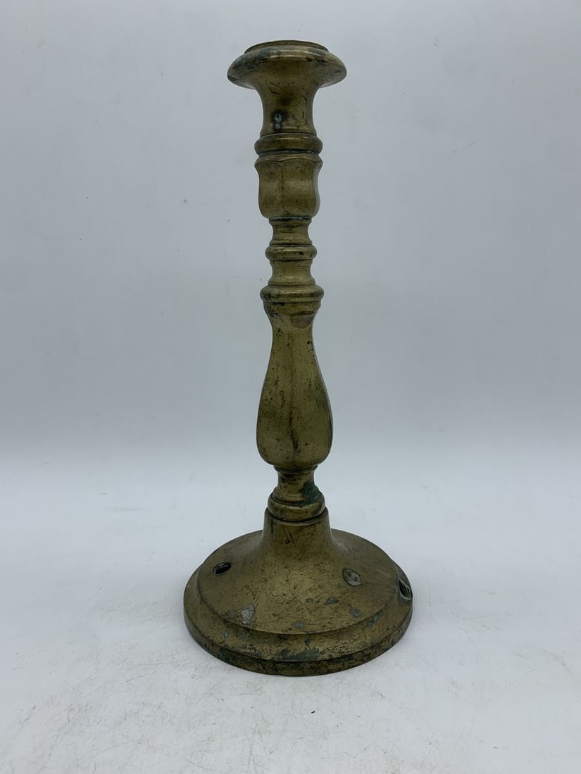 Brass Candle Stick: Title:Brass Candle Stick Description:?DEN 40 ITEM DESCRIPTION : *Medium : Brass *The size: 27?11 cm/10.62?4.33" inches Reserve: $105.00 Shipping: Domestic: Flat-rate of $58.00 to anywhere within the c