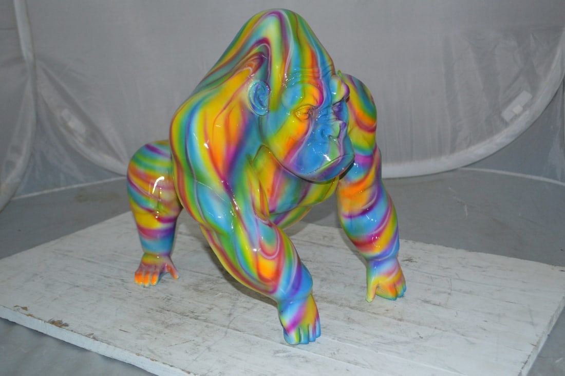 Modern King Kong Bronze Statue - Size: 15"L x 13"W x 17"H. - 3