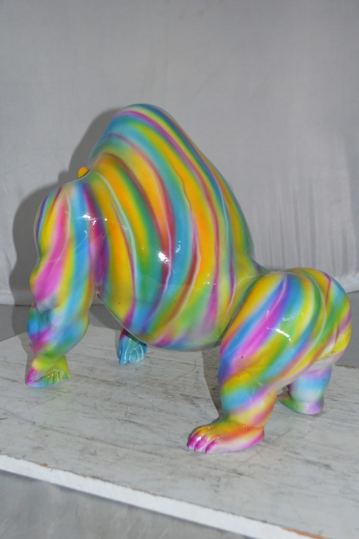 Modern King Kong Bronze Statue - Size: 15"L x 13"W x 17"H. - 7