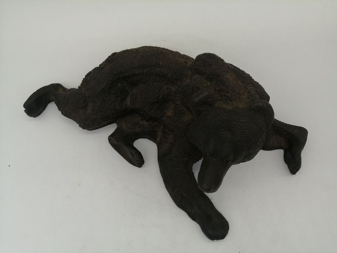 Cast iron sculpture of bear - 2