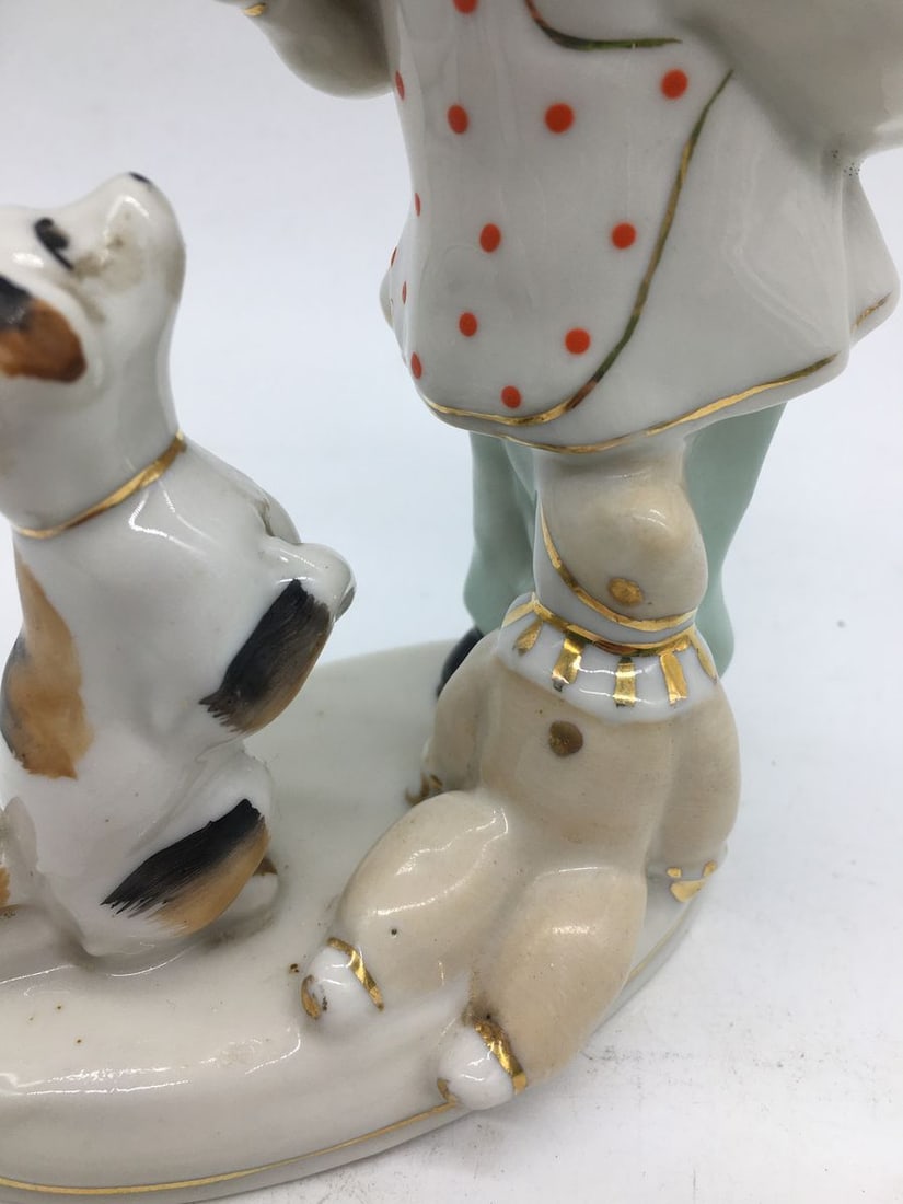 Porcelain figurine of a girl with a dog "Come on, take it away" - 9