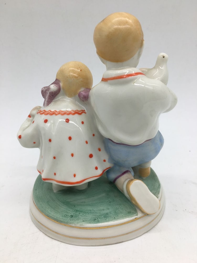 Figurine Children Feeding Pigeons Porcelain - 7