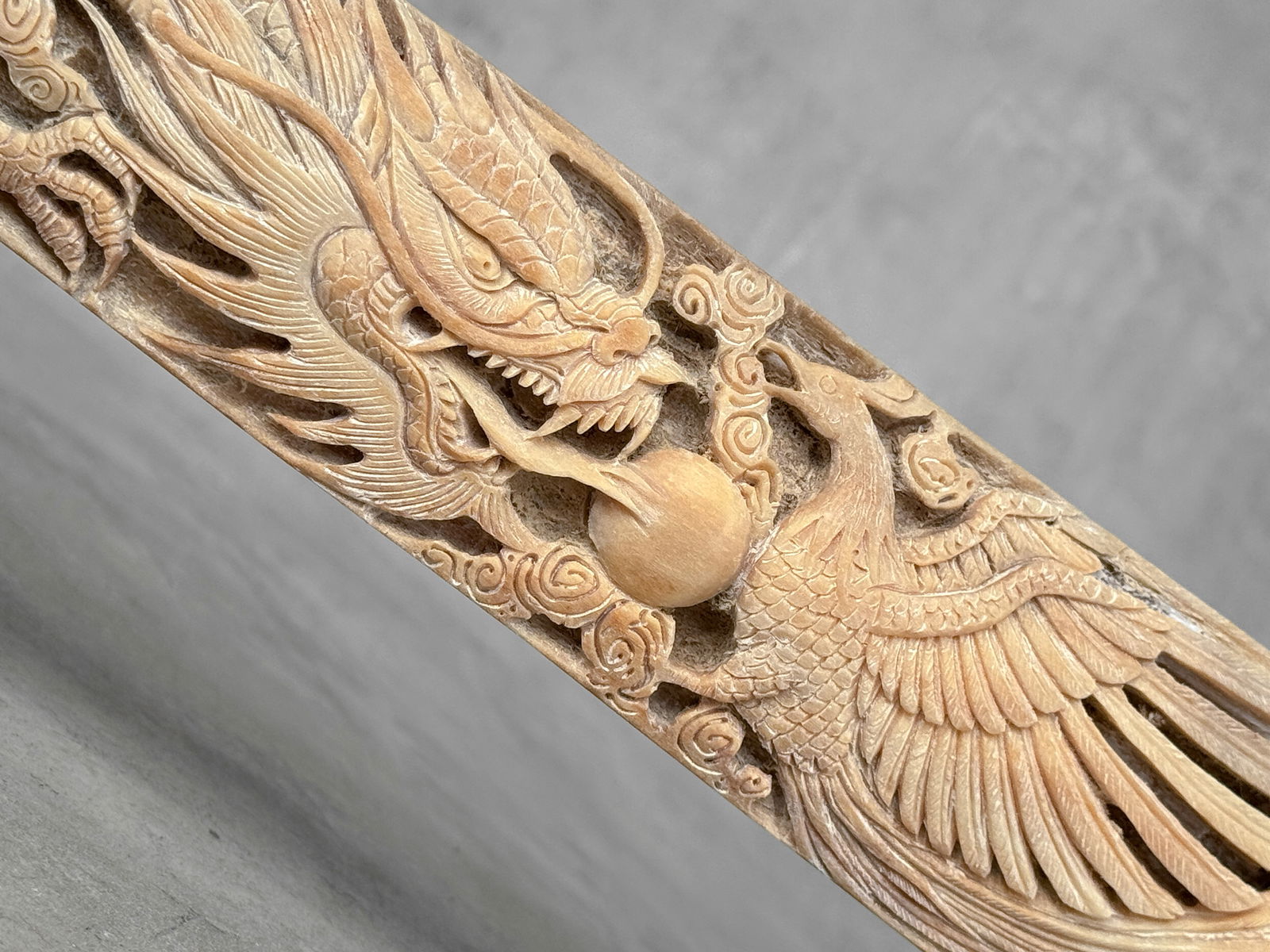 Impressive engraved swordfish rostrum - Dragon Phoenix motif - 4