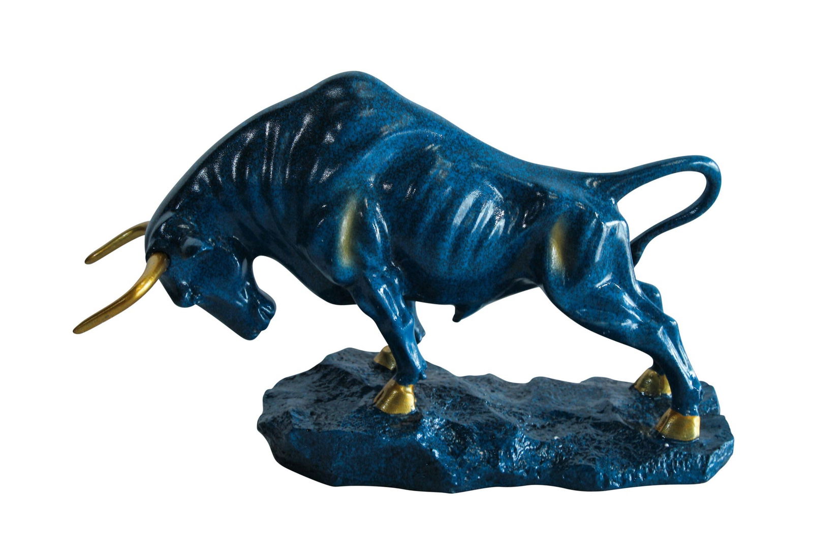 Resin Bull Statue -Bold Indoor/Outdoor Sculpture,Deep Blue Finish with Gold Horns & Hooves,Modern: Title:Resin Bull Statue -Bold Indoor/Outdoor Sculpture,Deep Blue Finish with Gold Horns & Hooves,Modern Charging Bull Figurine,Symbol of Power & Strength for Homes, Offices & Collectors14 x 4" x
