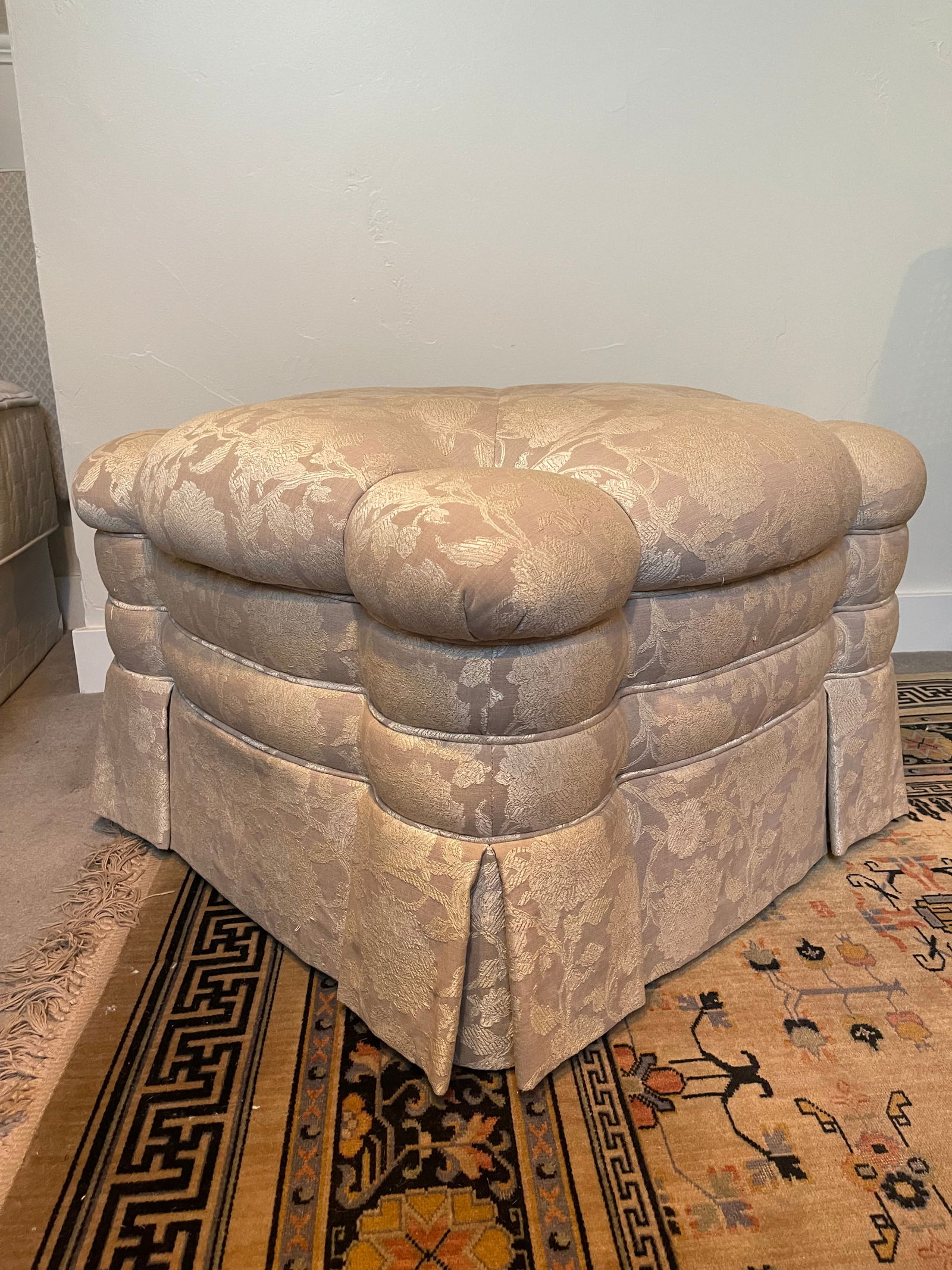 1990s Tufted Ottoman With Skirt - Robert Allen Upholstery - 3