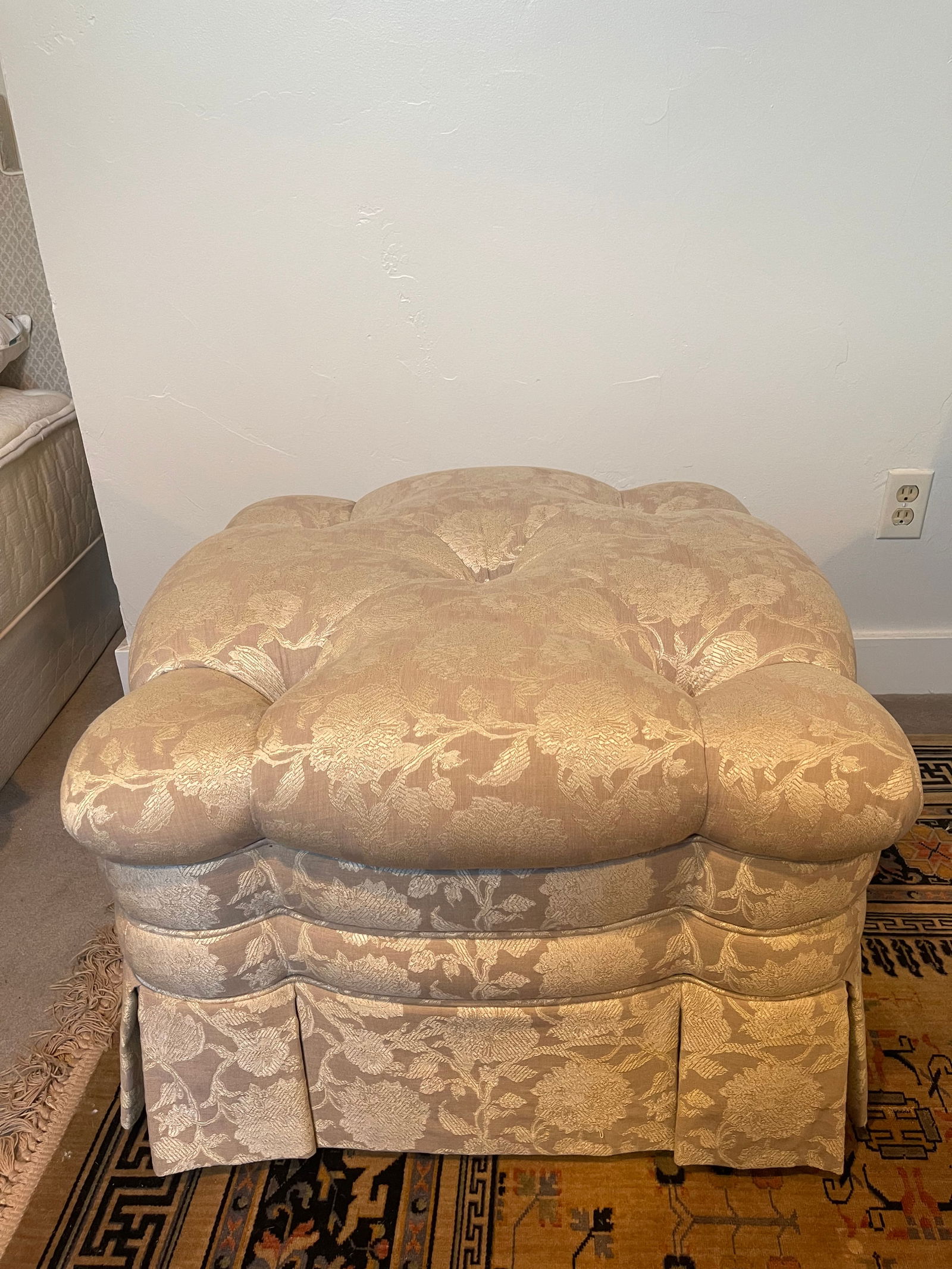 1990s Tufted Ottoman With Skirt - Robert Allen Upholstery - 4